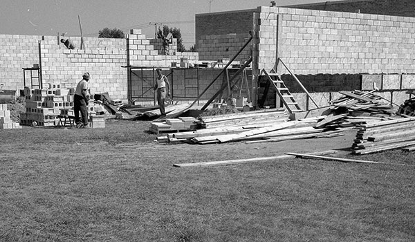 Construction of an annex for North Memorial School