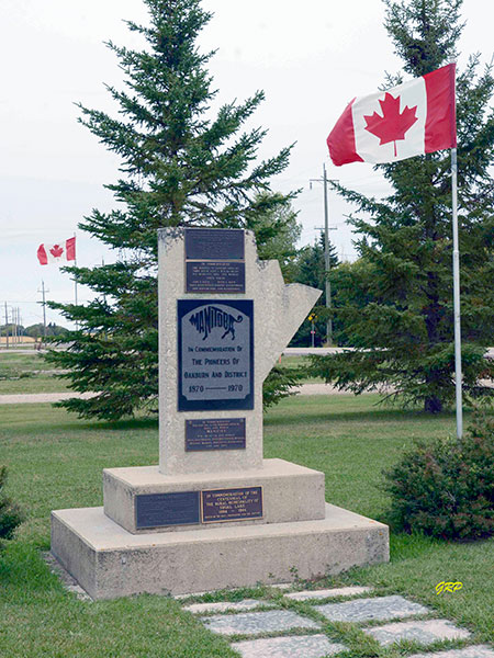 Oakburn pioneers commemorative monument