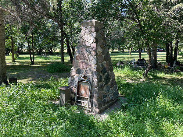 Sioux Cemetery commemorative monument