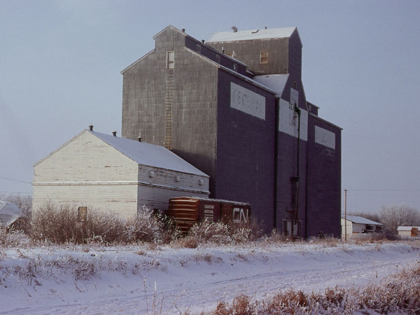 Searle grain elevator at Pacific Junction