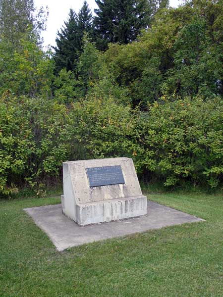 Path Head School commemorative monument