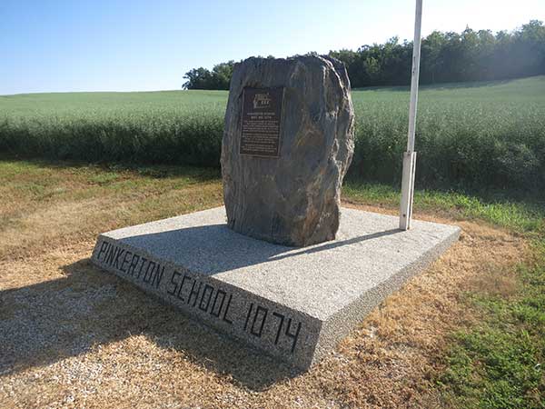 Historic Sites of Manitoba: Pinkerton School No 1074 (Municipality of