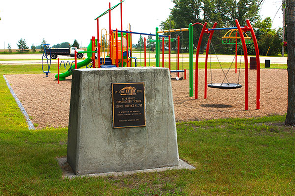 Pipestone School commemorative monument