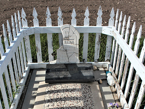 Ramsay grave marker and commemorative plaque