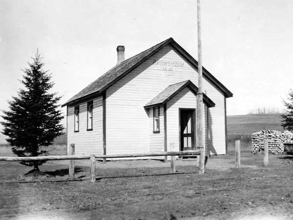 The first Ravensworth School building