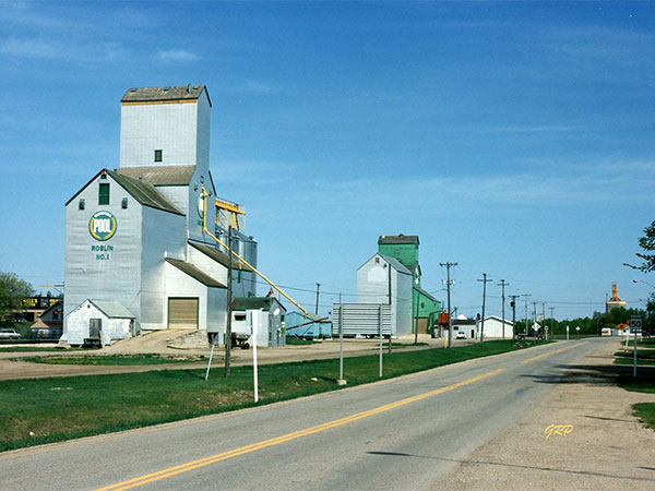 Grain elevators at Roblin (left to right): Pool C/A and Cargill B