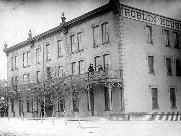 Roblin Hotel