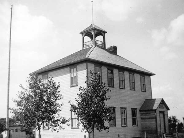 The second Rosenfeld School, built around 1911