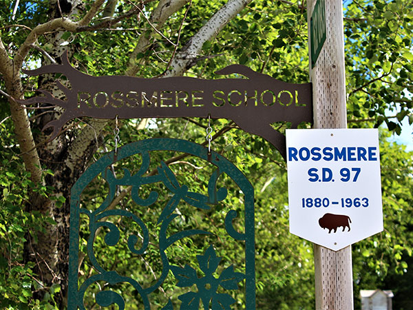 Rossmere School commemorative sign