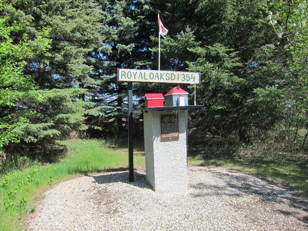 Royal Oak School commemorative monument