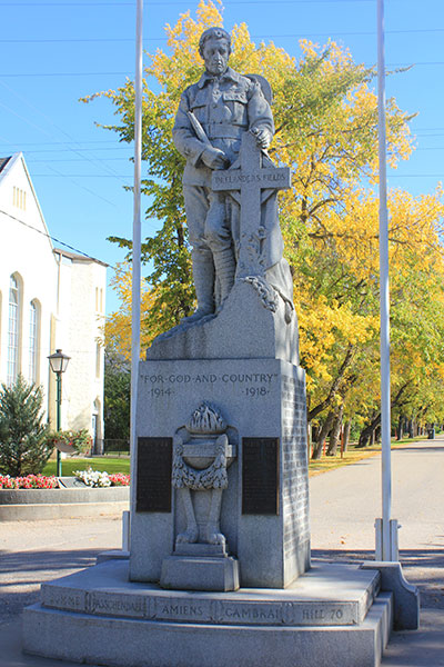 Russell War Memorial with Knox United Church in the background