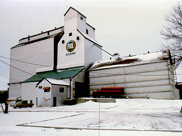 Manitoba Pool grain elevator at Selkirk