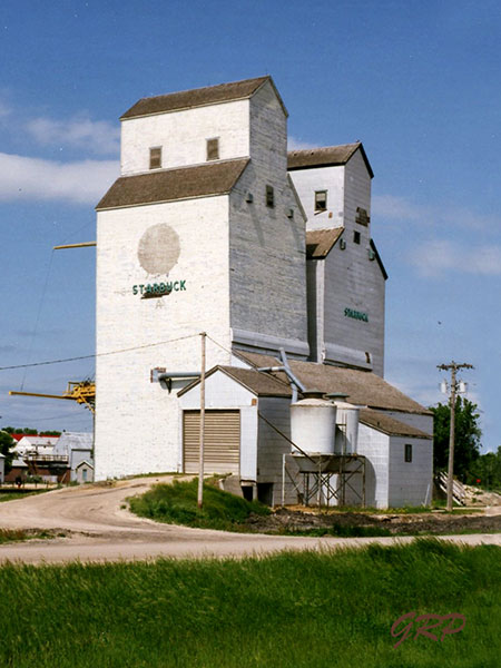 Manitoba Pool grain elevator at Starbuck