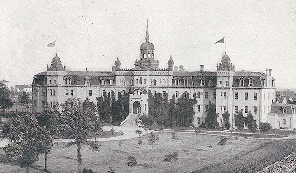 View of St. Boniface College before the 1922 fire