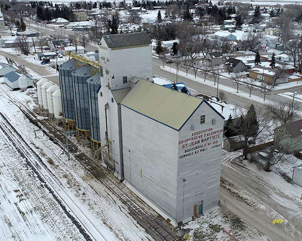 Former Manitoba Pool grain elevator at St. Jean Baptiste