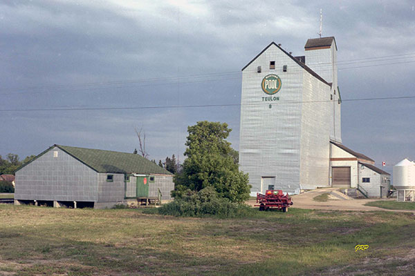 Manitoba Pool grain elevator B at Teulon