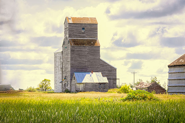 Former Lake of the Woods grain elevator at Tilston