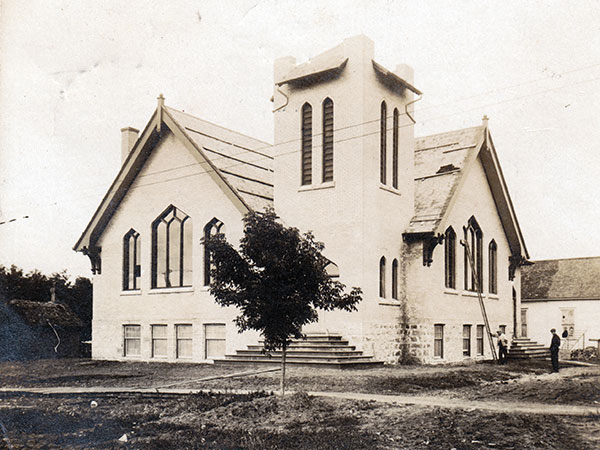 Postcard view of Chalmers Presbyterian Church