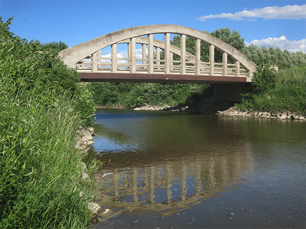 Concrete arch bridge no. 778 over the Turtle River
