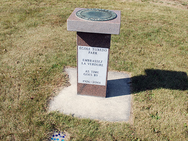 Tuxedo Park School commemorative monument