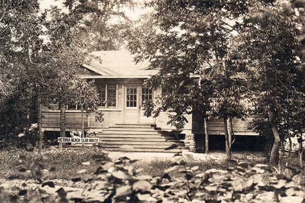 Postcard view of Victoria Beach Clubhouse