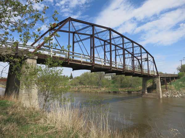 Steel through truss bridge #727 over the Souris River