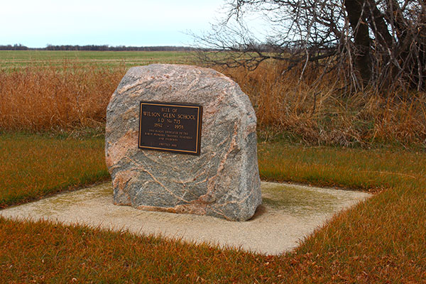 Wilson Glen School commemorative monument