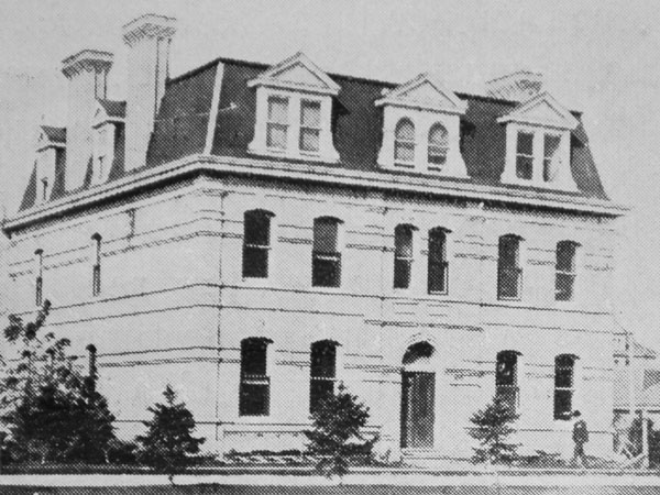 The earlier Winnipeg Land Titles Building