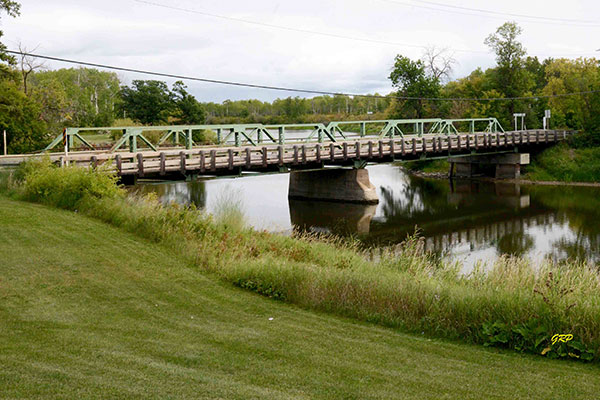 Steel pony truss bridge over the Mossey River