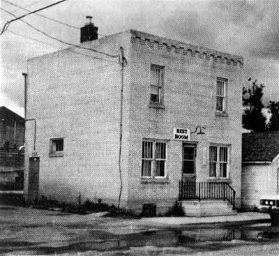 Grandview&rsquo;s rest room, built in 1948 specifically for rest room purposes.&nbsp;The caretaker still lives above the public rest room, which remains in operation.