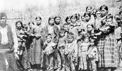 Women of Deer&rsquo;s Lake East Band, June 1910.