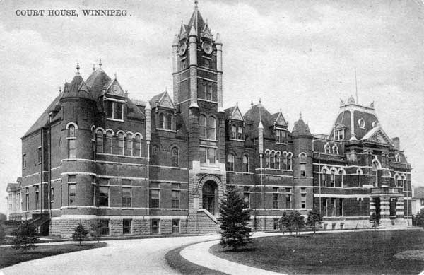 The &ldquo;Old Court House&rdquo; Building. The University used the south wing for Arts, Law and Administration, and the basement for Engineering.