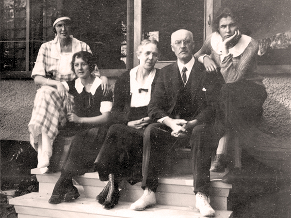 The Black family at Victoria Beach in 1923.