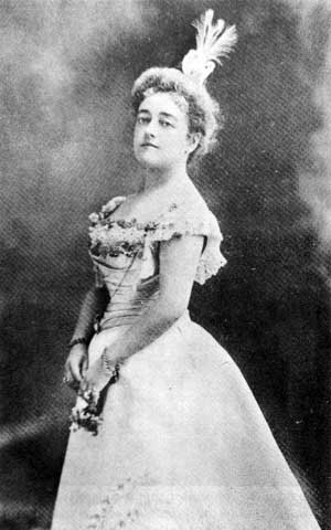 Mrs. Hugh John Macdonald, circa 1903