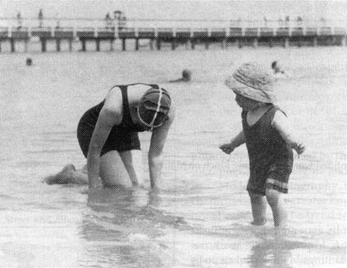 Figure 1: Unidentified woman and child at Winnipeg Beach, 1927.