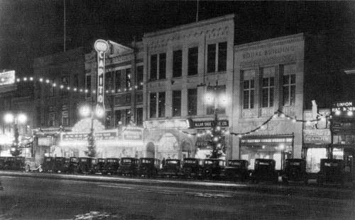 Figure 5: Portage Avenue between Donald and Smith Streets, circa 1935.