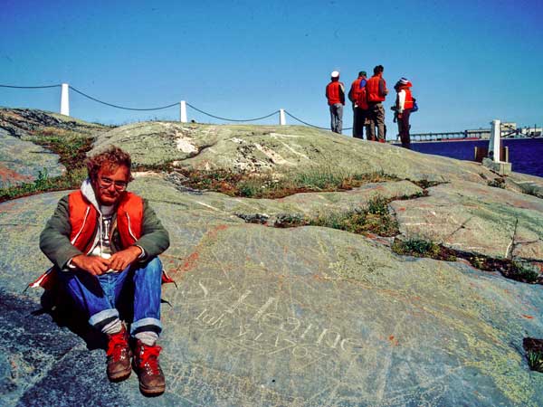 Goldsborough at the site of Samuel Hearne’s signature on a rock at Sloop Cove near Churchill