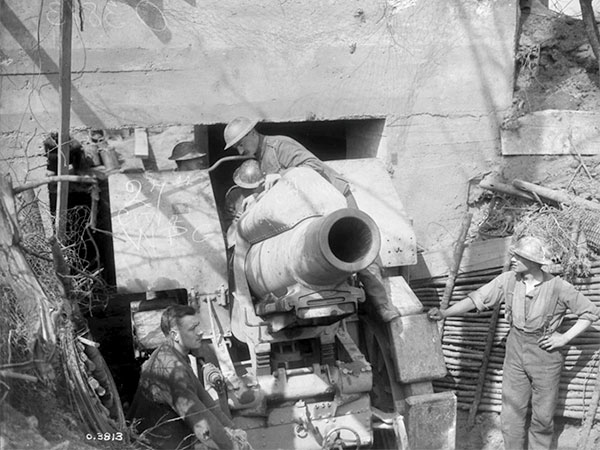 German 8” Howitzer gun captured on Vimy Ridge by 27th Battalion