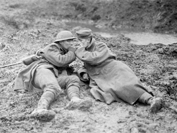 On 6 November 1917, 22-year-old Fred Watts from Mafeking was wounded in the thigh during the 27th Battalion’s attack during the Battle of Passchendaele. Here he shares a cigarette with an unidentified wounded German soldier.