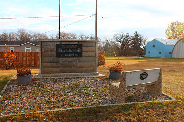 Arden School commemorative monument