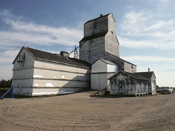 United Grain Growers elevator at Ashville