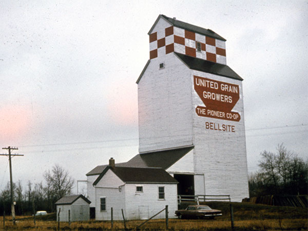 United Grain Growers grain elevator at Bellsite