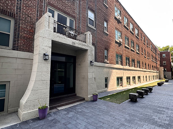 Entrance to Bessborough Apartments