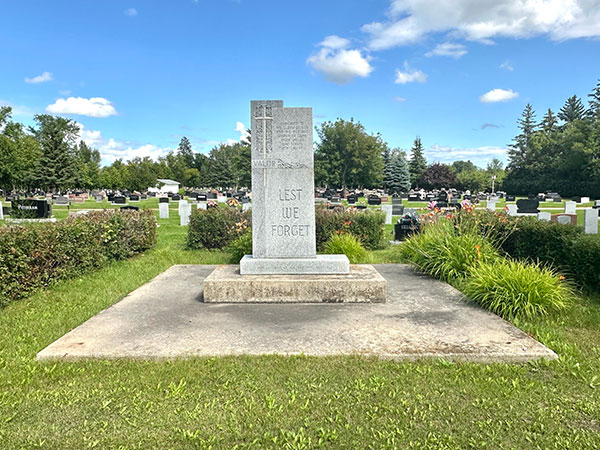 War memorial in the Birchwood Cemetery