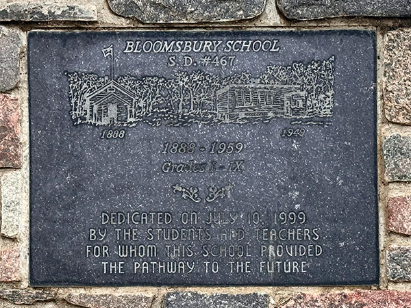 Plaque on the Bloomsbury School commemorative monument