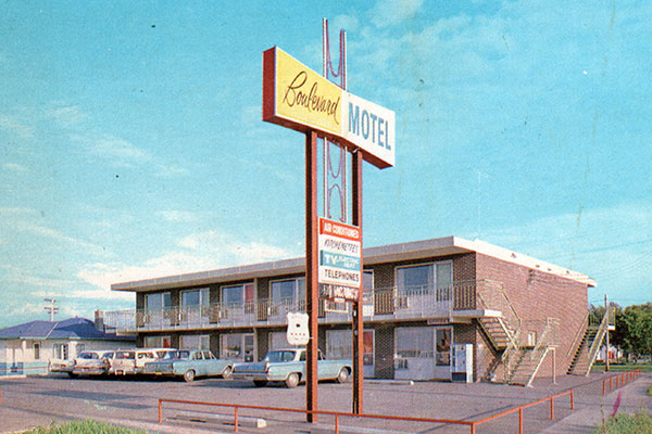 Postcard view of Boulevard Motel