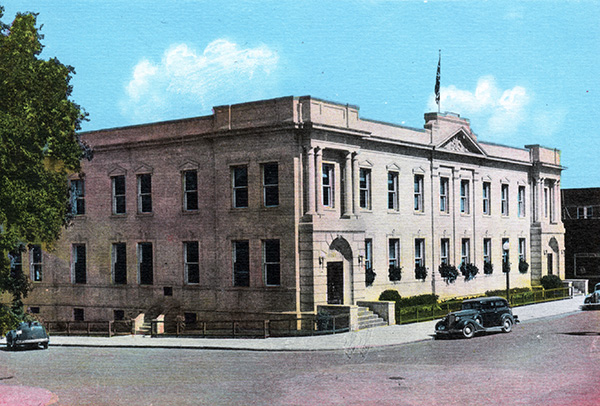 Postcard view of Brandon Post Office Building