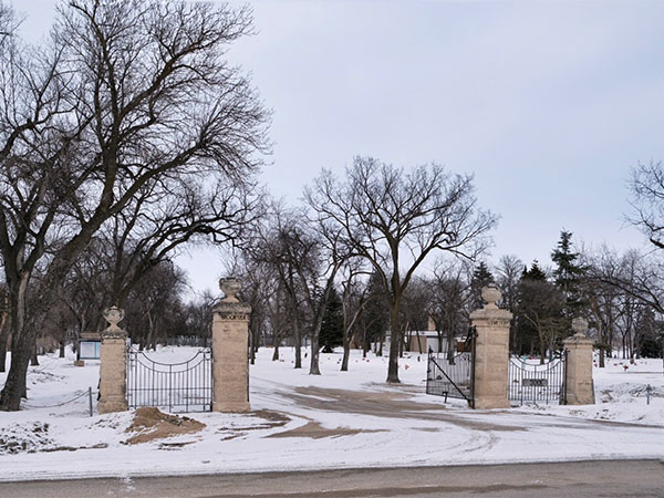 Entrance to Brookside Cemetery