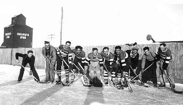 Carnegie hockey team; Bill Wismer is third from right