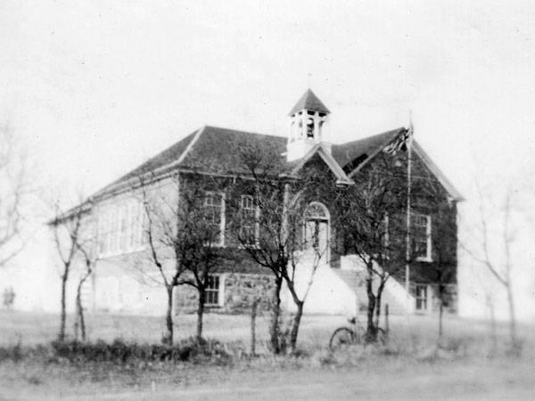 Cartwright School, sometime after the addition of two classrooms to its rear in 1920, before its destruction by fire in 1950